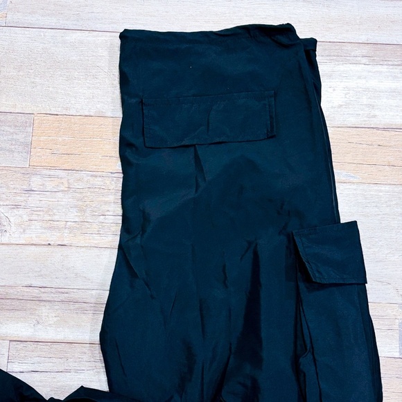 Stylish Black Cargo Jumpsuit - Picture 11 of 12